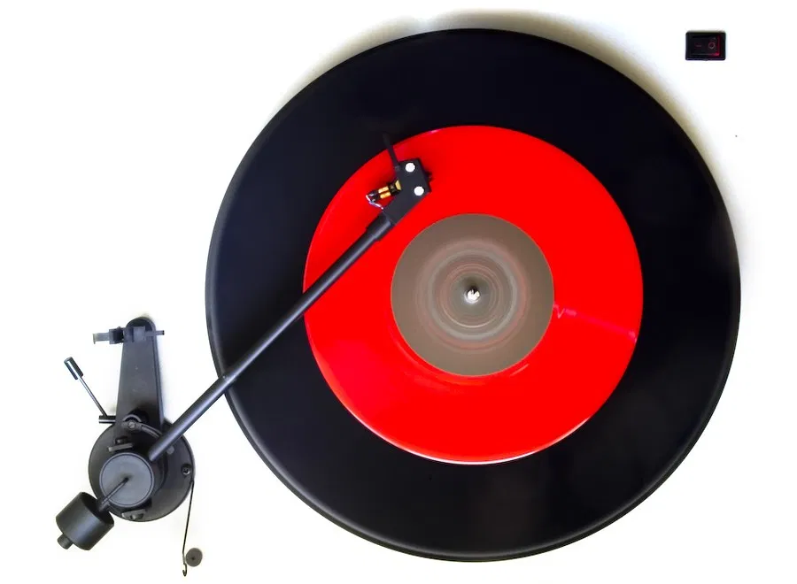 Photo of record player by Tim Snell.